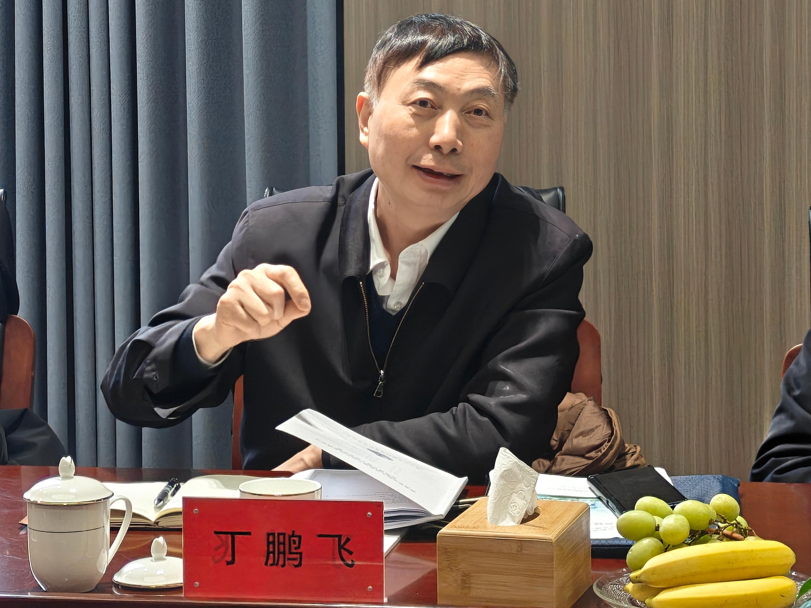 专家2.jpg